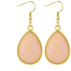 ✨NWT High Quality Druzy Dangle Earrings ✨ handmade ✨Large